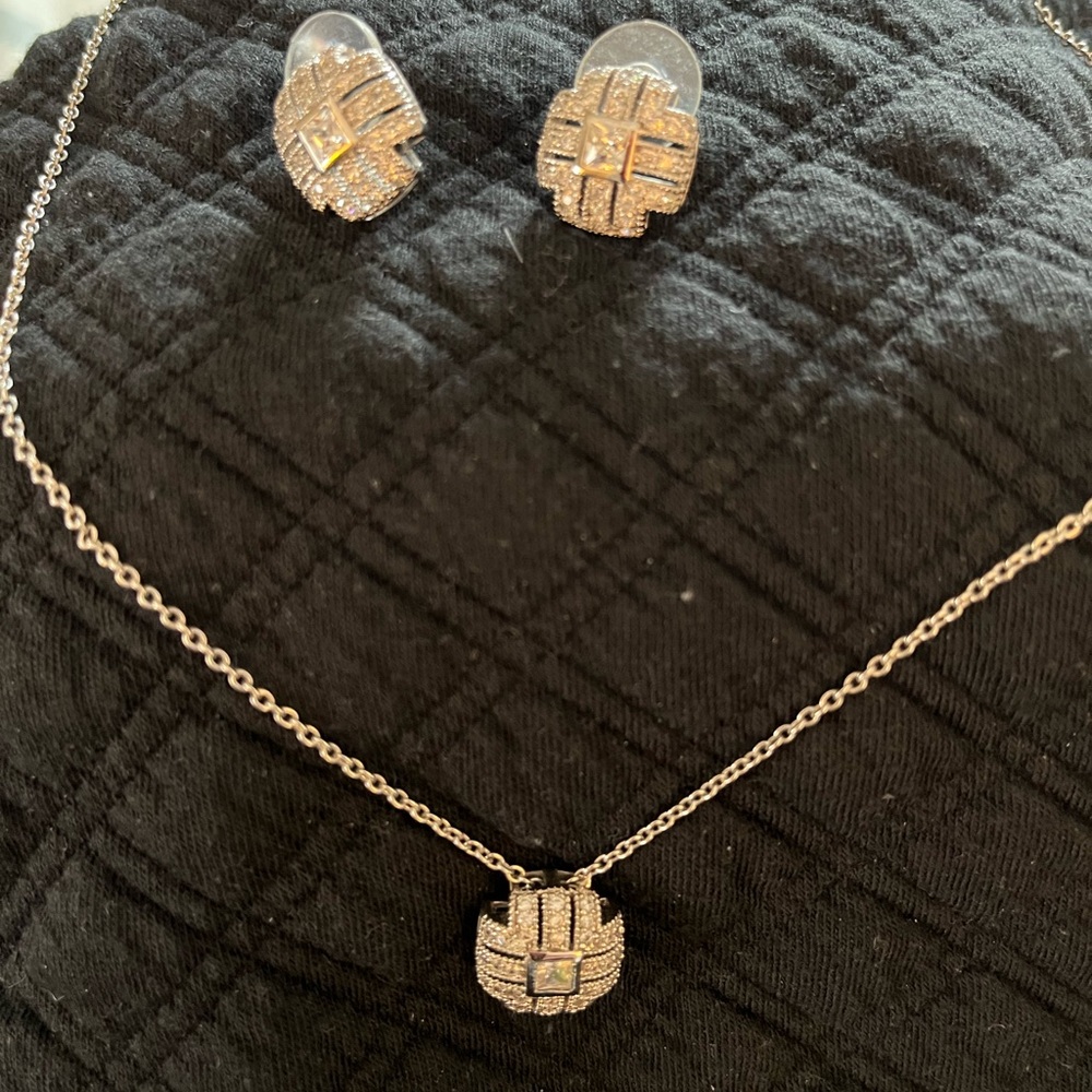 Elegant Silver Jewelry Set